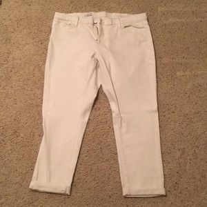 NWOT Whitewash Gap Girlfriend Jeans 33r